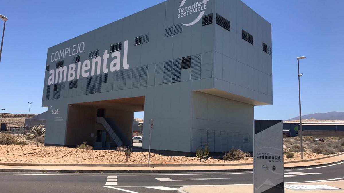 Entrada al Complejo Ambiental de Tenerife.