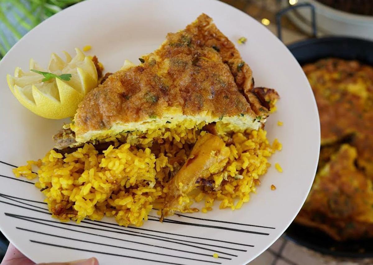 Arroz con costra (centro).