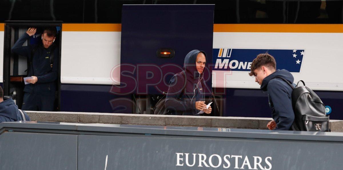 Los jugadores del FC Barcelona llegan a Madrid para la disputa de El Clásico de LaLiga contra el Real Madrid en el Santiago Bernabéu Los jugadores del FC Barcelona llegan a Madrid para la disputa de El Clásico de LaLiga contra el Real Madrid en el Santiago Bernabéu