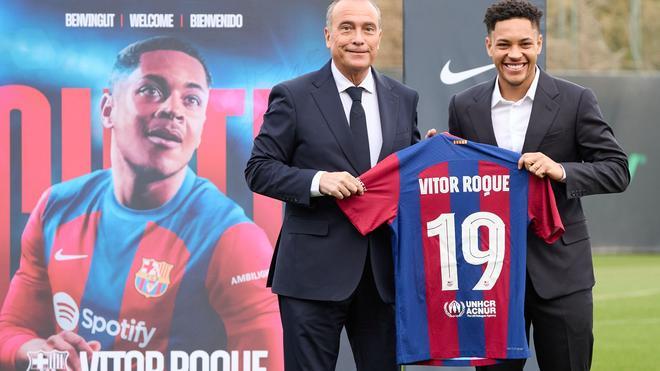 La presentación de Vitor Roque con el Barça