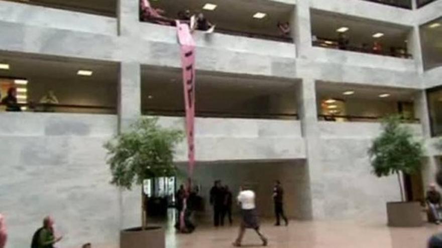 Seis indignados detenidos durante una protesta en el Senado norteamericano