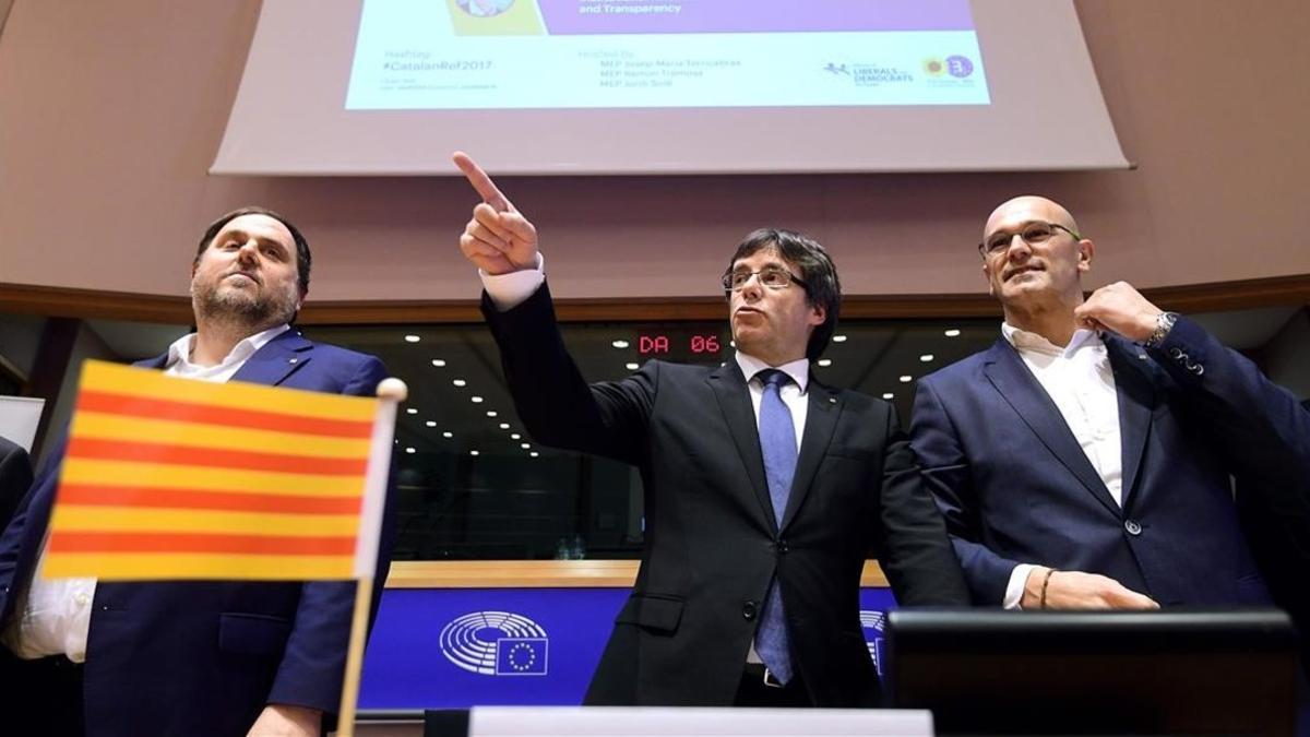 zentauroepp37025569 president of the government of catalonia carles puigdemont  170126184026