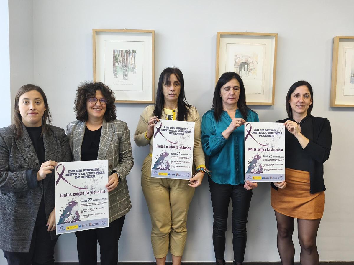 Alba Escandón, edil de Gozón; Lucía Fernández Ron, de Avilés; Lourdes López González, de Castrilón; Dolores Fernández Suárez, de Illas; y Patricia Suárez Calderero, de Corvera.