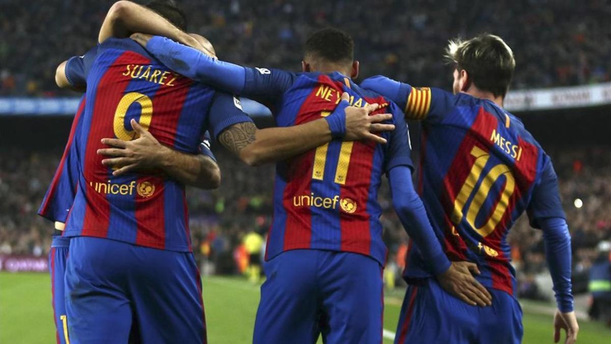 Messi, Neymar y Suárez esperan acabar el 2016 celebrando más goles con el Barcelona
