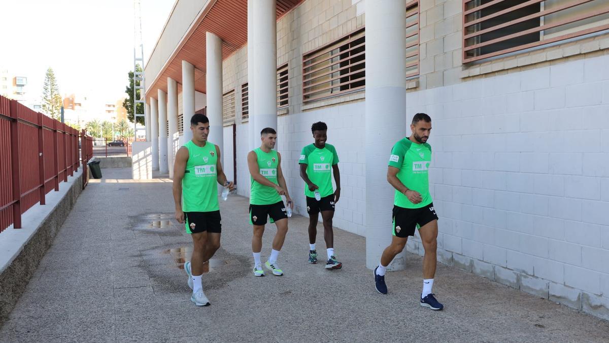 Gonzalo Verdú, John Chetauya, Raúl Guti y Diego González