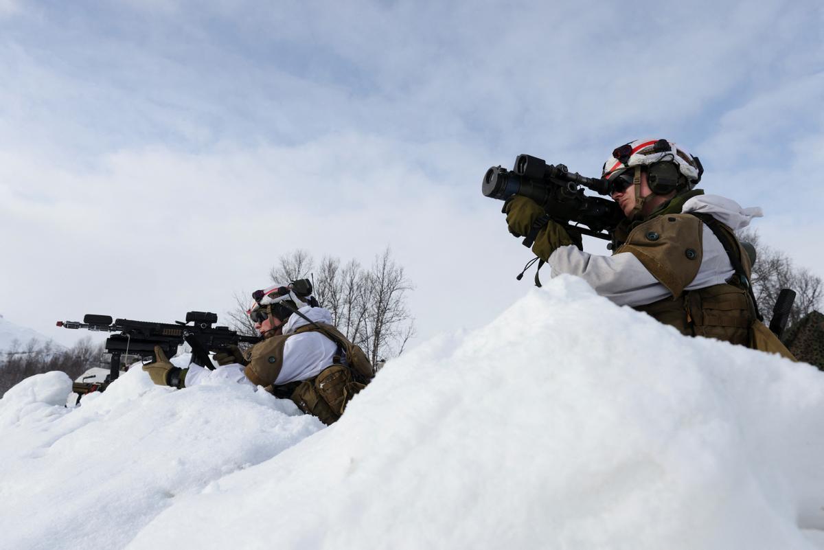 24 de marzo de 2022.- Miembros del ejército noruego participan en las maniobras militares Cold Response 2022