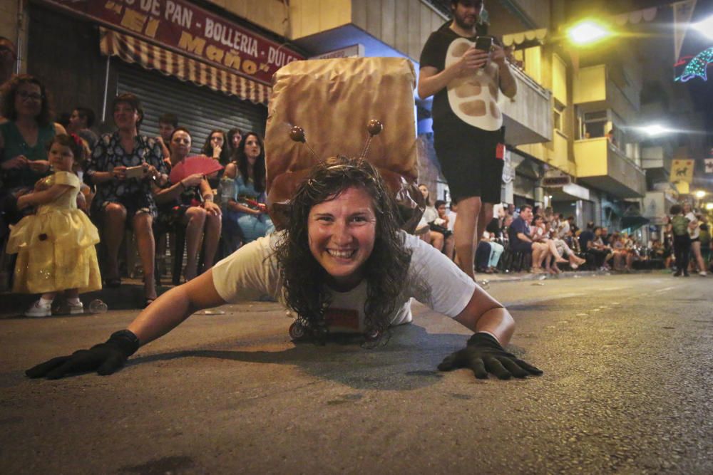 El desfile de disfraces más divertido de las fiestas de Orihuela