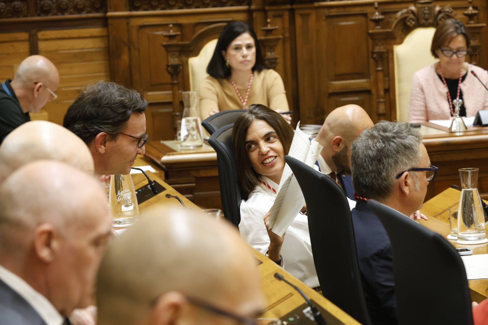 EN IMÁGENES: Gijón honra a sus vecinos ejemplares, ahora sí, tras la interrupción provocada por el apagón