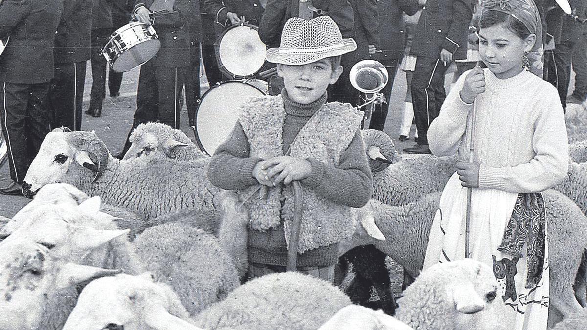 Niños pastores en la cabalgata de Reyes de 1964.