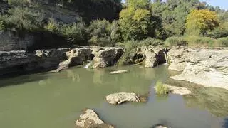 Los bomberos buscan a un menor que se ha lanzado para bañarse en una poza en Sant Fruitós de Bages