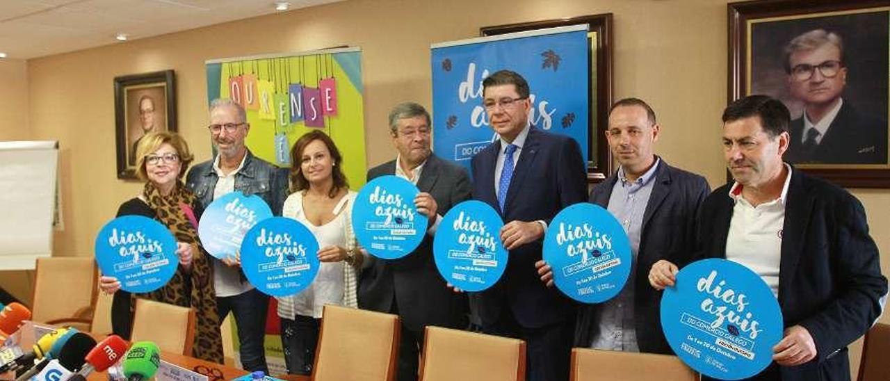 Presentación de la campaña &quot;Días Azules&quot;, ayer en Ourense. // Iñaki Osorio