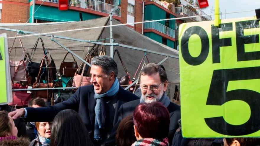 Albiol: el alcalde que se resguardaba en los mercadillos