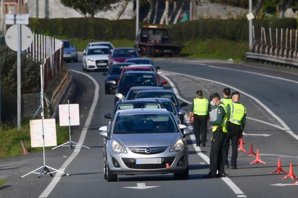 El cierre perimetral de A Coruña provoca atascos en las principales vías