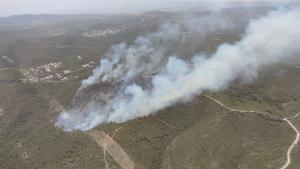 Un incendio en Sant Pere de Ribes, localidad del Garraf	