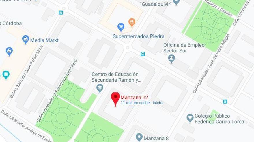 Arde de madrugada un coche aparcado en la calle Libertador Simón Bolivar