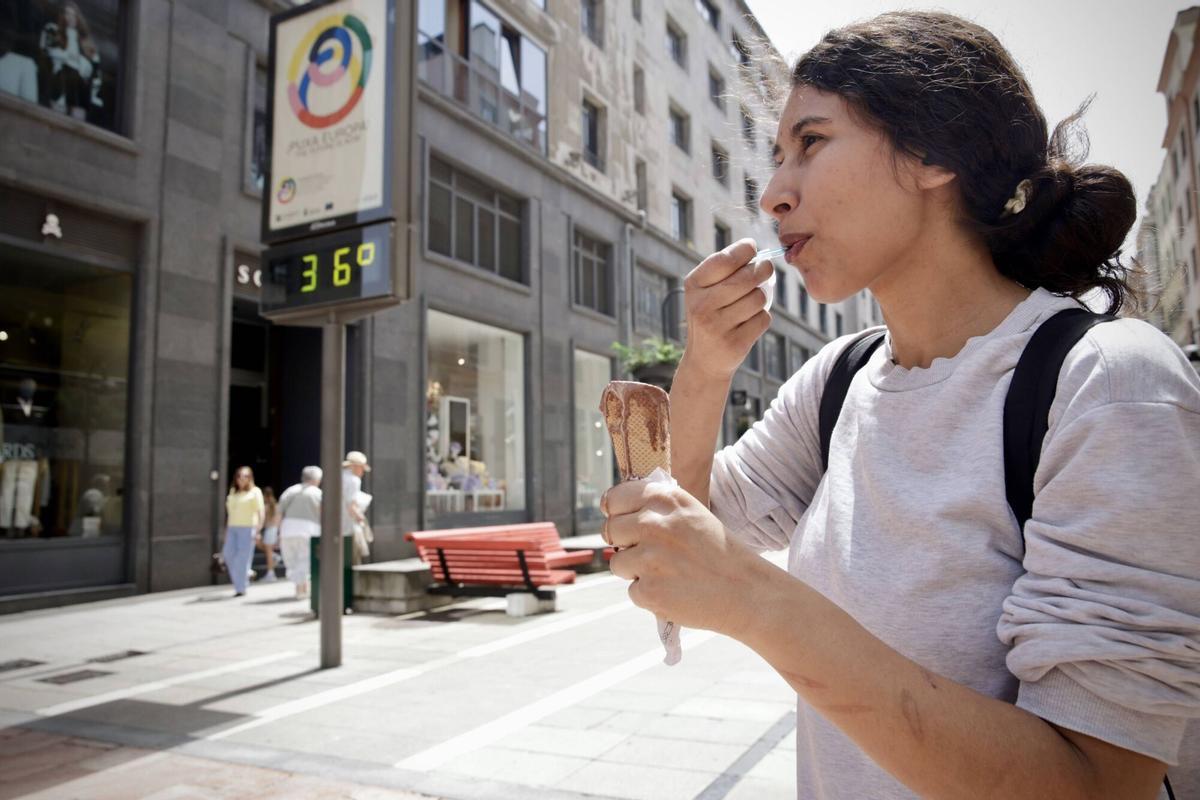 EN IMÁGENES: Asturias bate su récord histórico de calor en un mes de mayo EN IMÁGENES: Asturias bate su récord histórico de calor en un mes de mayo
