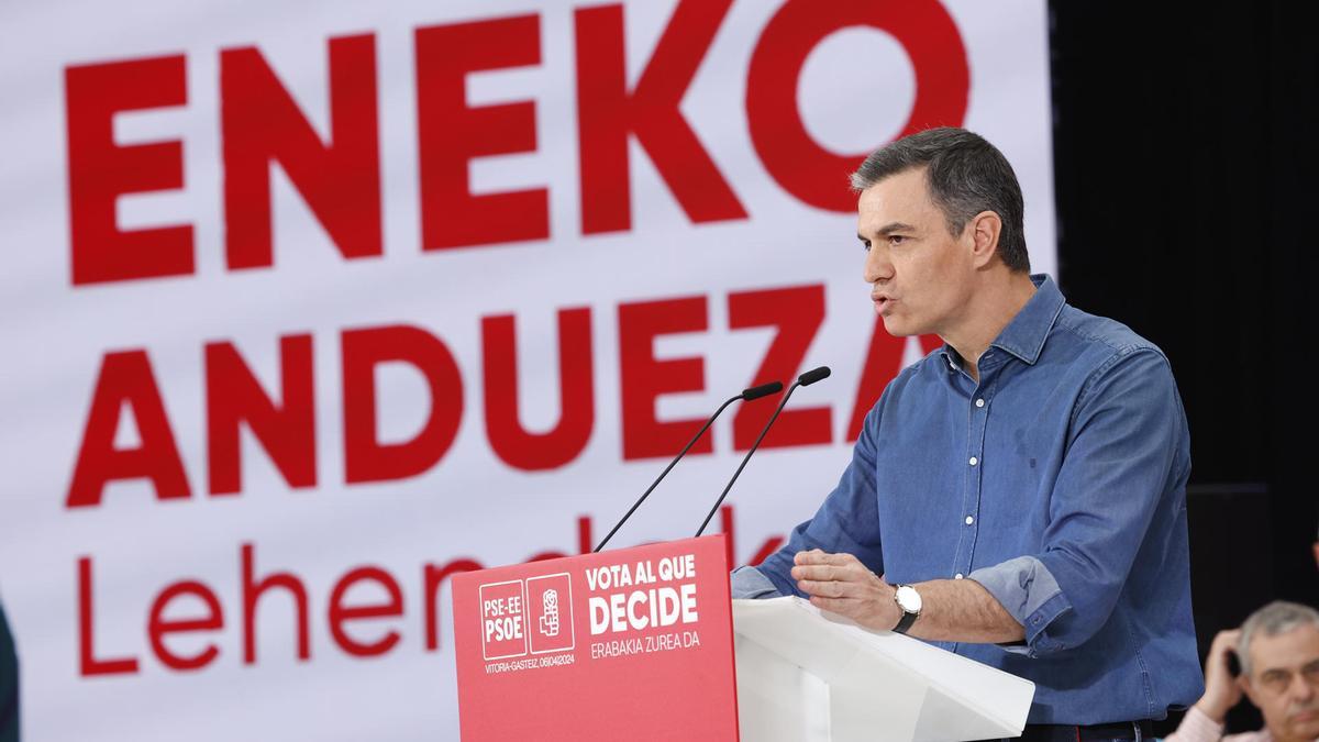 Pedro Sánchez, en acto de campaña electoral del PSE-EE.