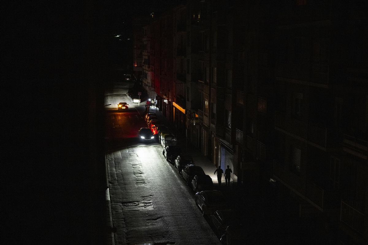 La calle a oscuras.