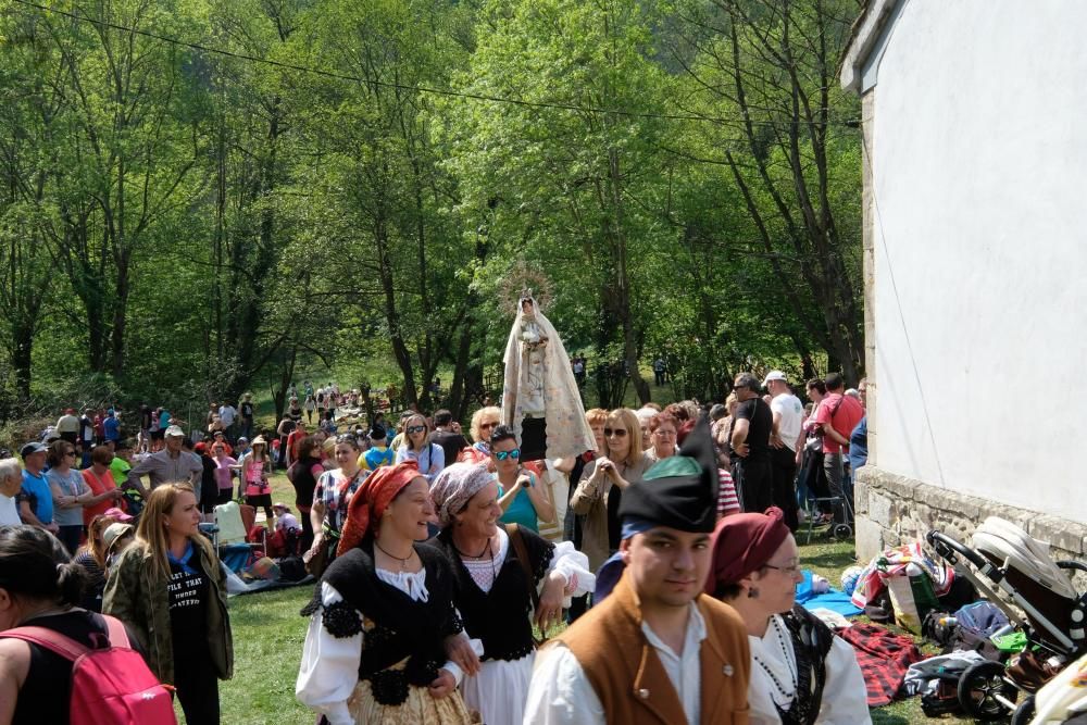 Romería de La Flor en Lena