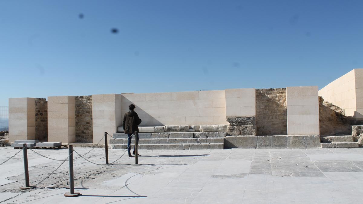 Imagen actual del templo de Torreparedones, situado en el foro de la ciudad romana.