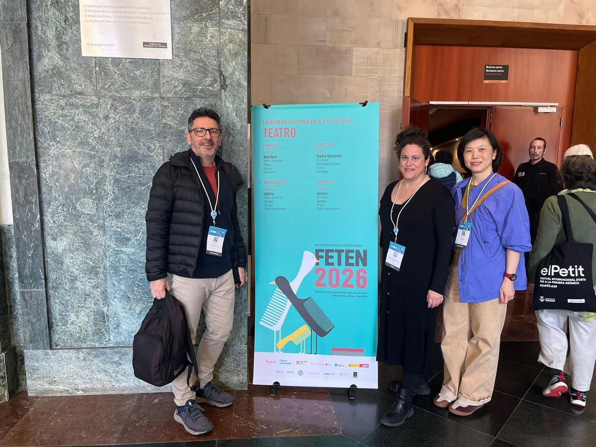 Por la izquierda, Juan Villafruela, Rita Jiang y Rosal Colell.