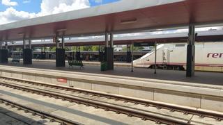 Renfe refuerza con dos mil plazas los trenes Madrid-Zamora-Galicia