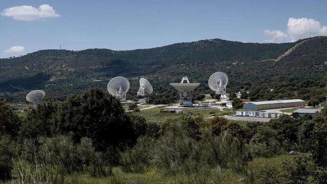 Vista panoràmica de les antenes del Centre de Comunicacions de l’Espai Profund de Madrid situat a Robledo de Chavela.