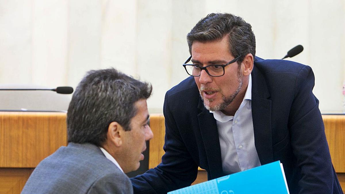 El presidente de la Diputación, Carlos Mazón, y el portavoz de Ciudadanos, Javier Gutiérrez.