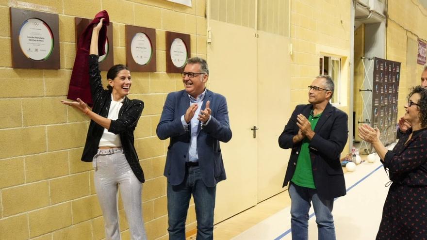 La placa de Lourdes Mohedano por su medalla olímpica ya luce en Vista Alegre