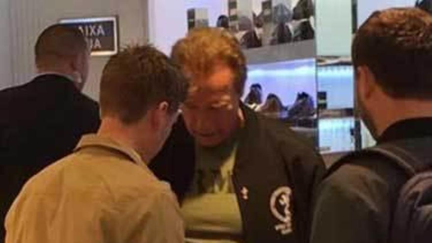 Schwarzenegger, de compras.