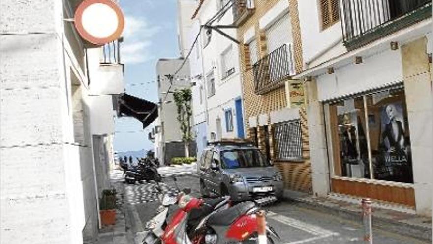 Una imatge del carreró on s&#039;han creat aquests nous aparcaments per a motos.