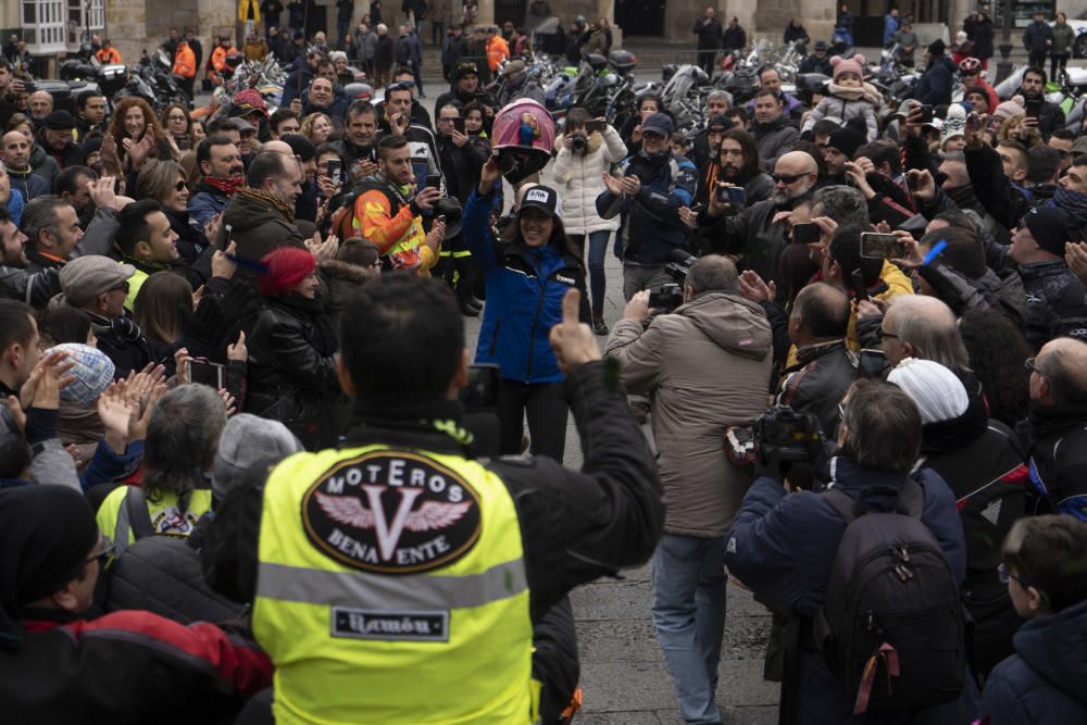 Recibimiento Sara García en la Plaza Mayor