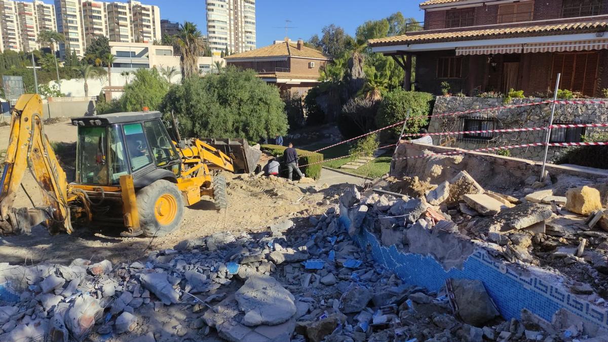 Destrozos causados en la finca por la  excavadora de Gestipaulista en una imagen del pasado diciembre.