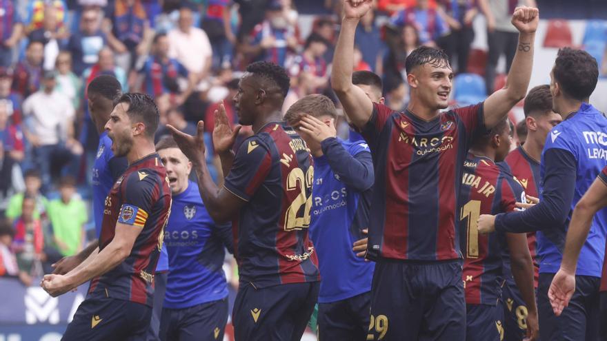 Las mejores imágenes del Levante UD - Deportivo Alavés