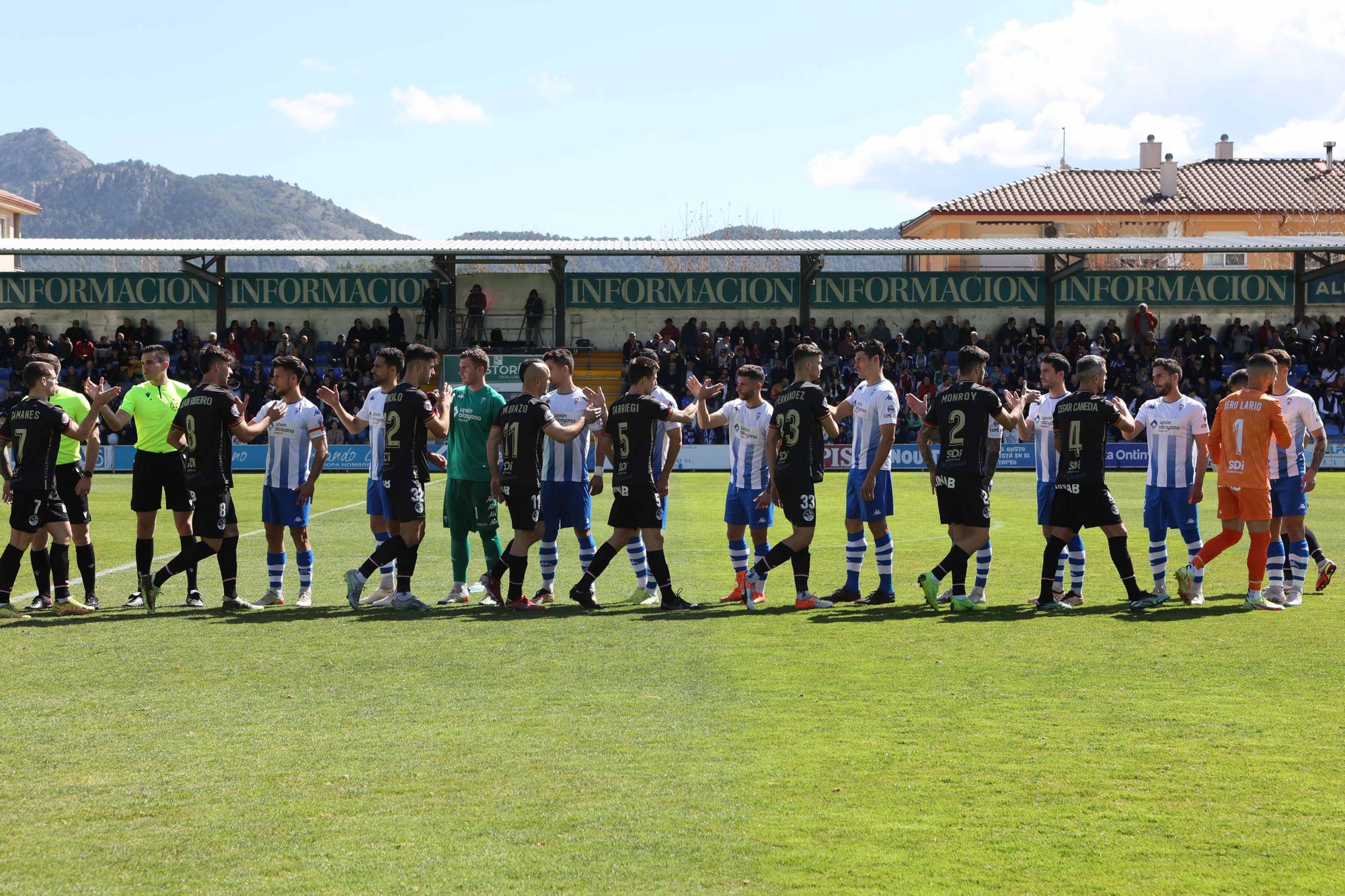 El Alcoyano se aleja del peligro (2-0)