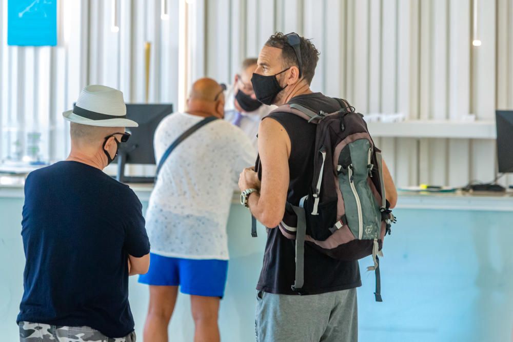 Benidorm realza las medidas tomadas en sus alojamientos y playas para promocionarse y lograr despertar la demanda de última hora