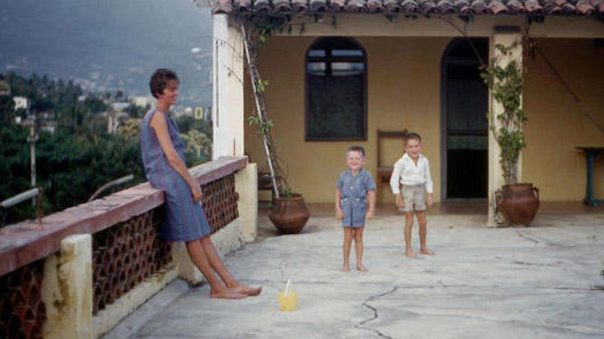 Todos leen a  Lucia Berlin