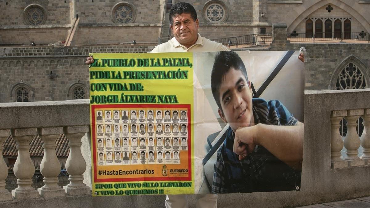 Epifanio Álvarez, padre de Jorge, uno de los 43 estudiantes desaparecidos en el municipio mexicano de Ayotzinapa, en su visita a Barcelona.