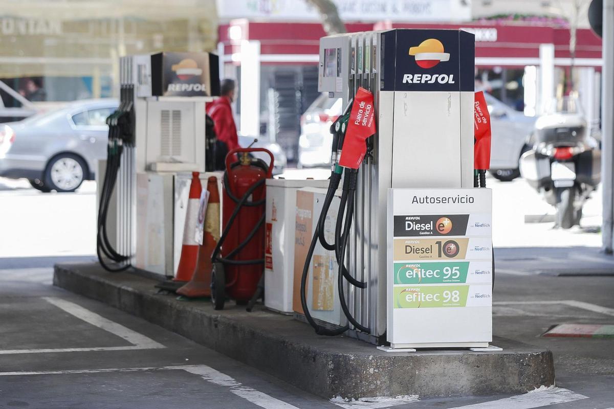 Una gasolinera este lunes en Madrid, en una fotografía de archivo. EFE/Víctor Casado