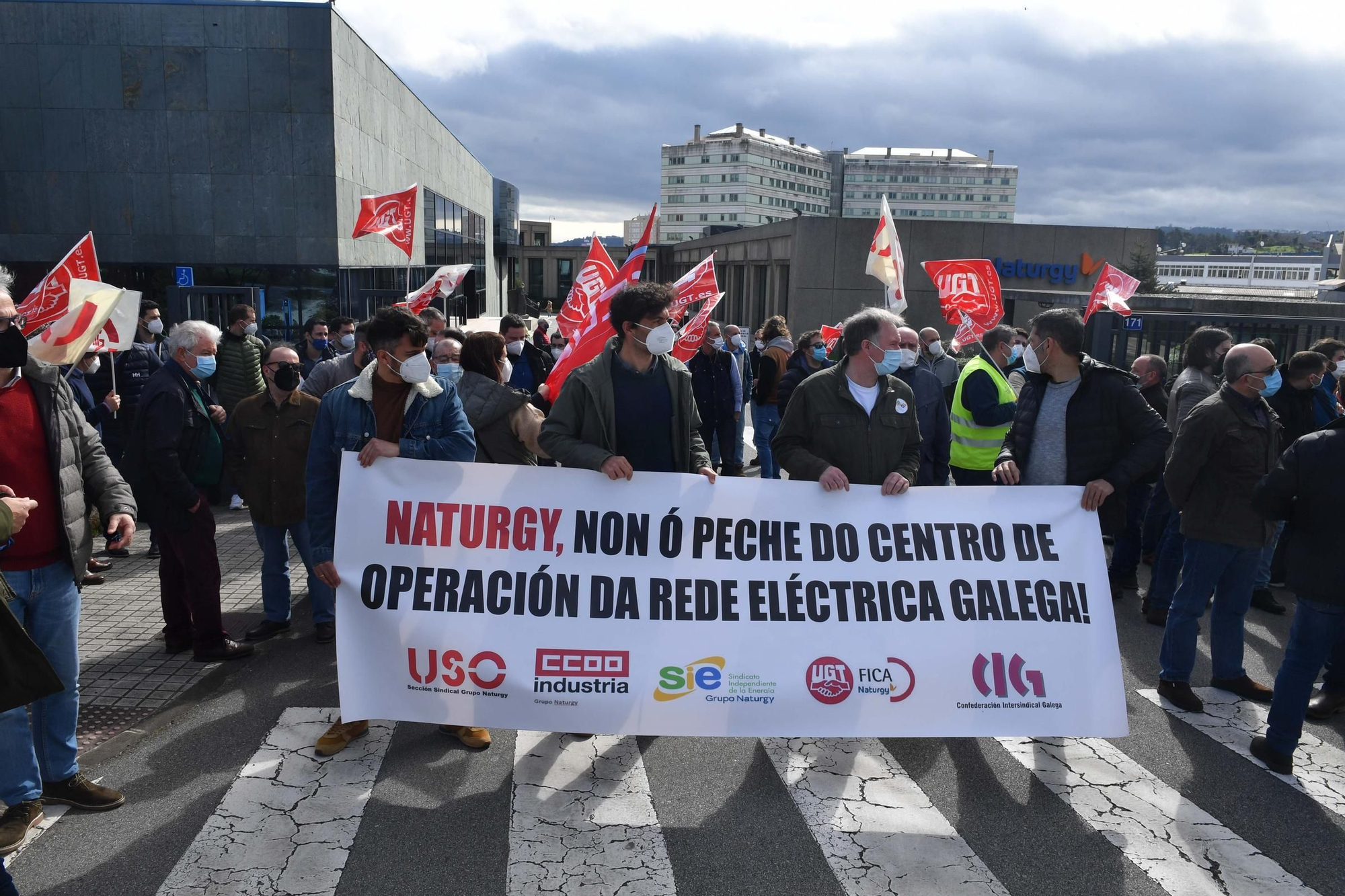 Concentración ante Naturgy por el cierre del centro de operaciones de Red Norte