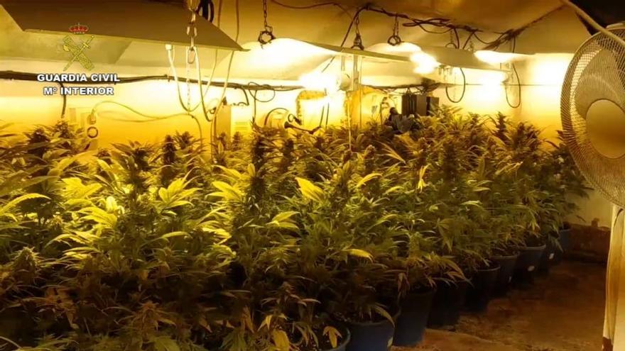 Tres detenidos en Asturias por vender marihuana en León