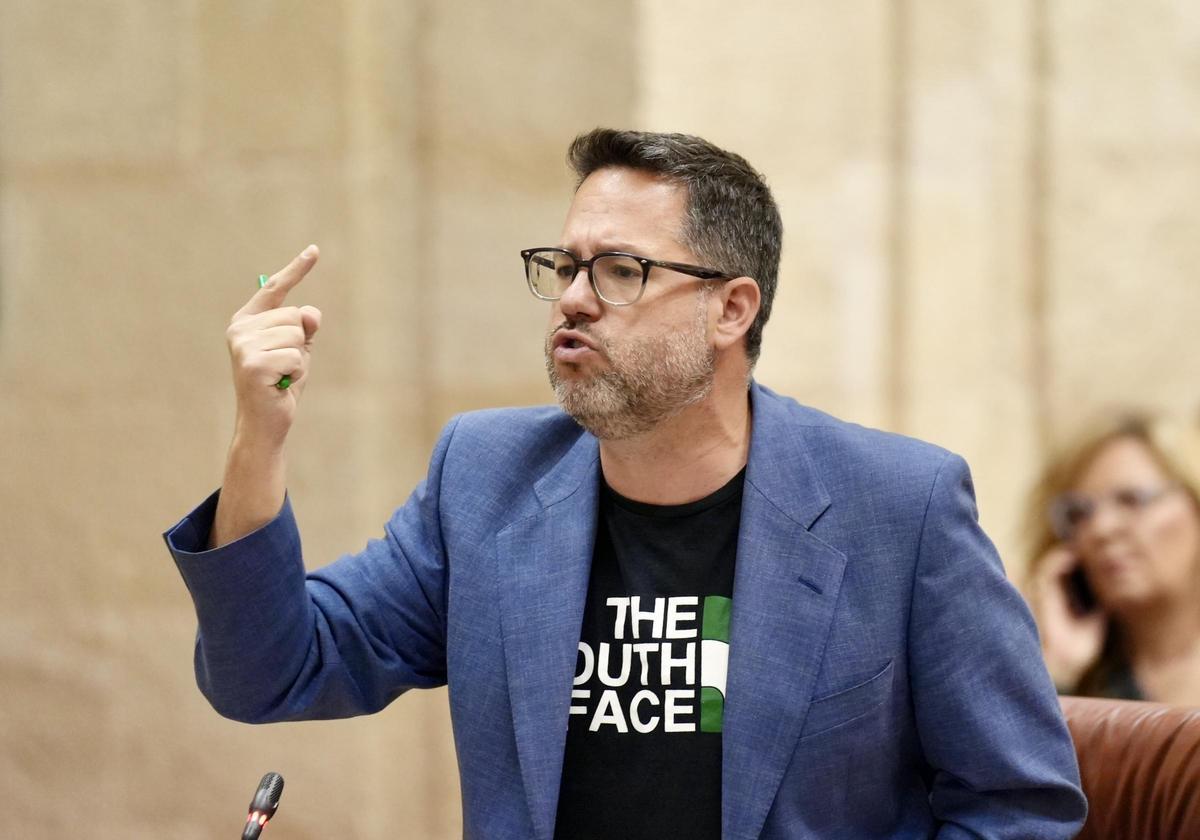 El líder de Adelante Andalucía, José Ignacio García, interviene en el Parlamento de Analucía