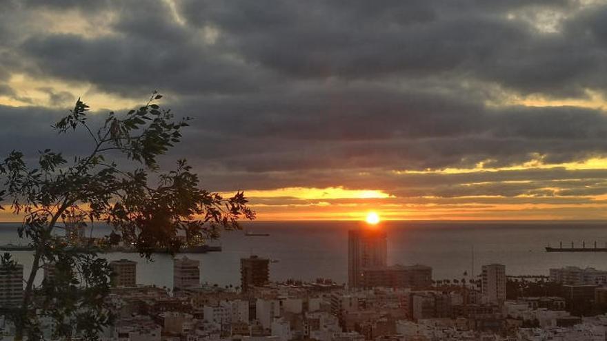 Amanecer Mirador de Schamann. Las Palmas de Gran Canaria. Lunes 15/04/2019