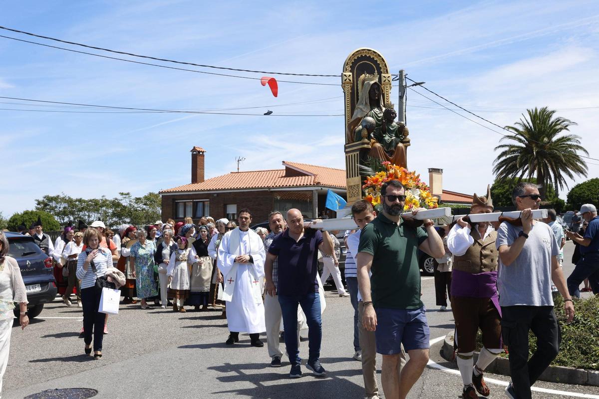 La procesión de la Virgen de La Providencia en Gijón, en imágenes