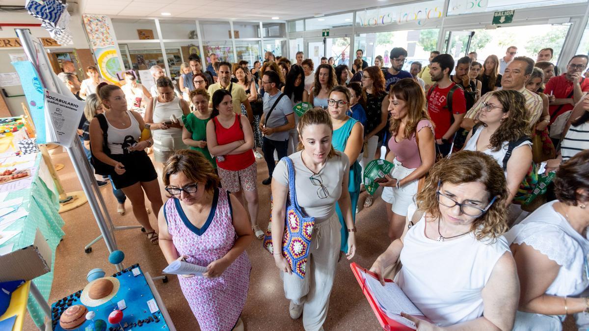 Imagen de archivo de docentes en una oposición en Alicante