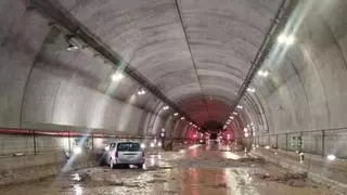 Reabierto uno de los túneles inundado en la AP-7 en Pilar de la Horadada tras el paso de la dana Adam