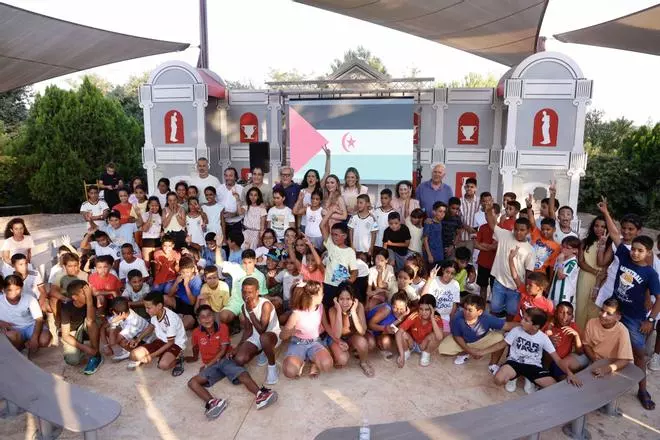 Los niños saharauis disfrutan de la Ciudad de los Niños