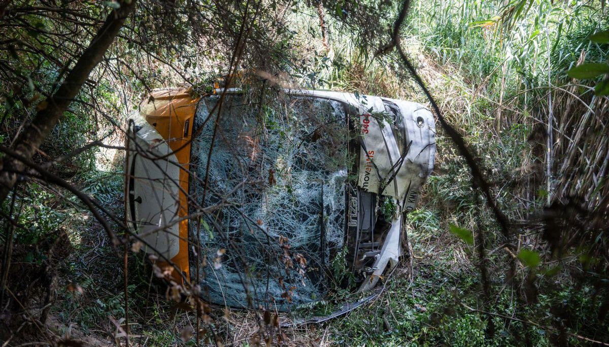Un autocar bolca a la C-32 a Santa Susanna i deixa 53 ferits Un autocar bolca a la C-32 a Santa Susanna i deixa 53 ferits