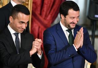 Salvini: "En un día tan triste, hay una noticia positiva: el 'Aquarius' no vendrá a Italia"