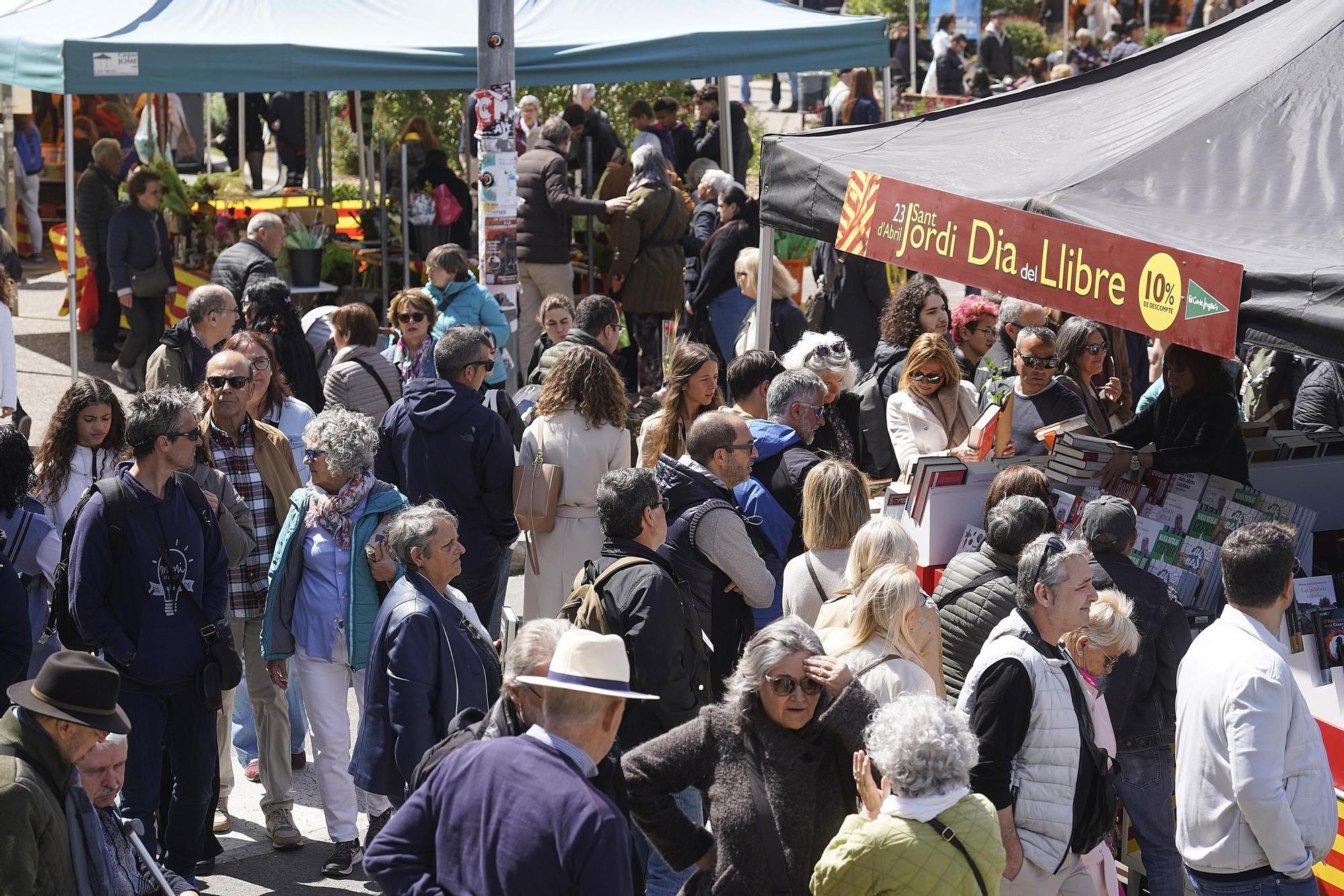 Les imatges de la diada de Sant Jordi 2024 a la ciutat de Girona